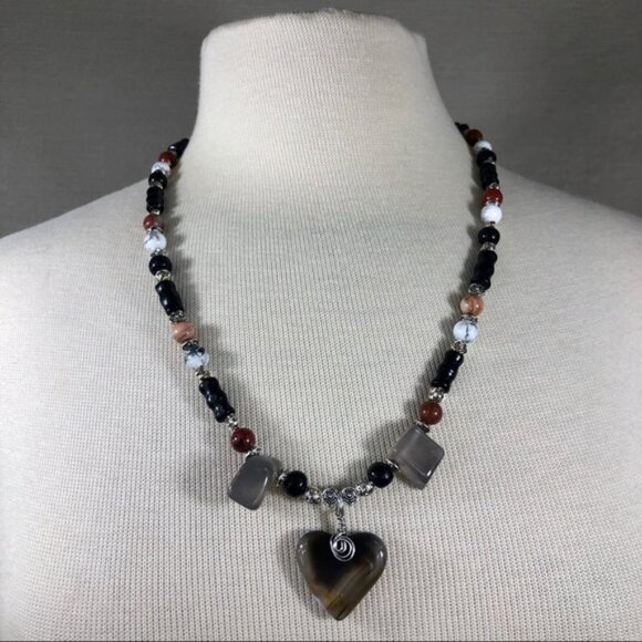 Smoky Banded Agate Heart Beaded Necklace - Picture 3 of 7